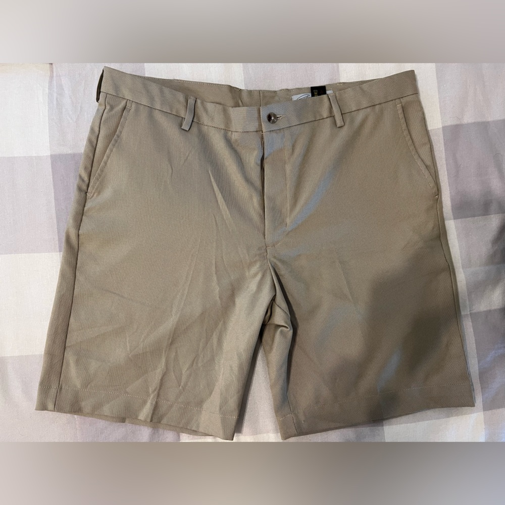 Men's Greg Norman golf shorts